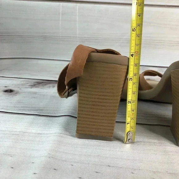 Xhilaration Tan Leather Wedge Toe Heel Sandal 7 - Picture 7 of 8